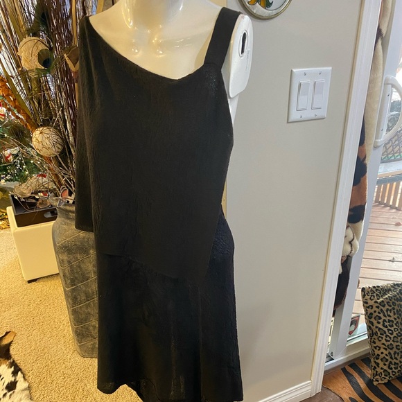 Black dress.Size M/L. Worn 1 time . Looks like brand new. - Picture 2 of 3